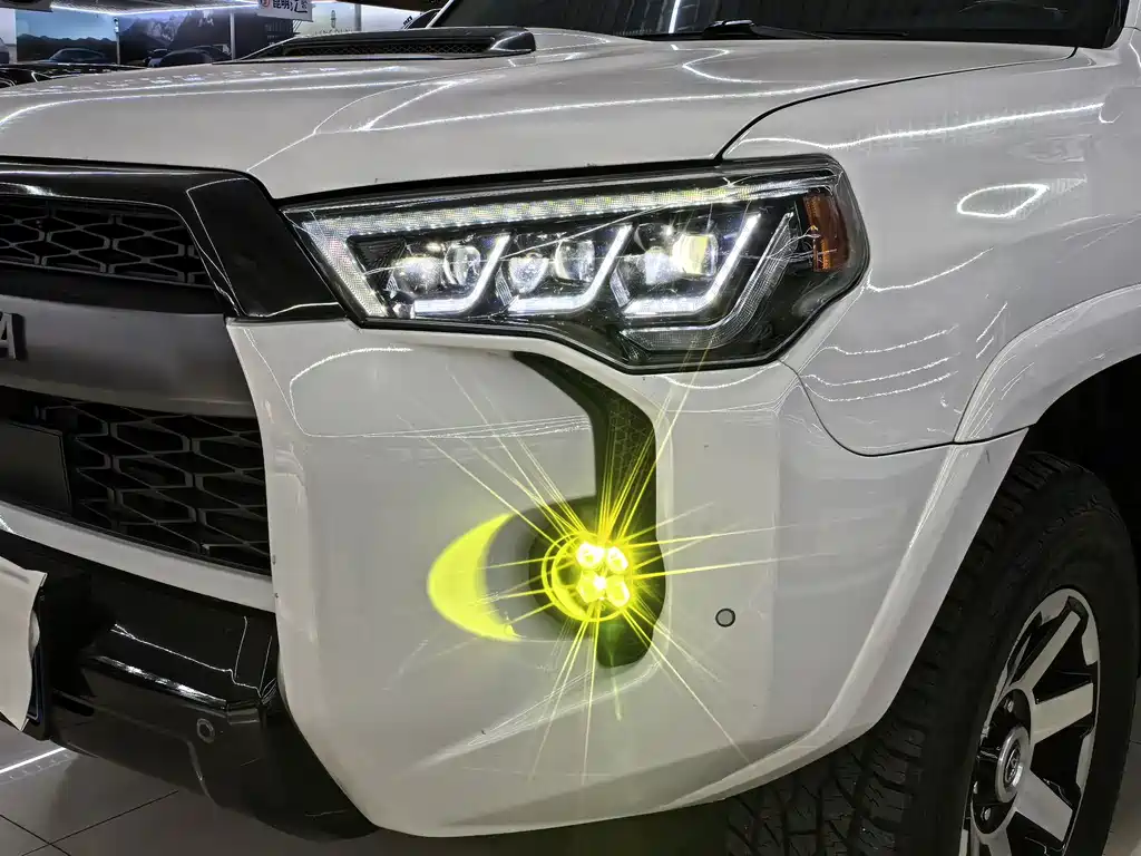 Toyota 4Runner — миниатюра 5