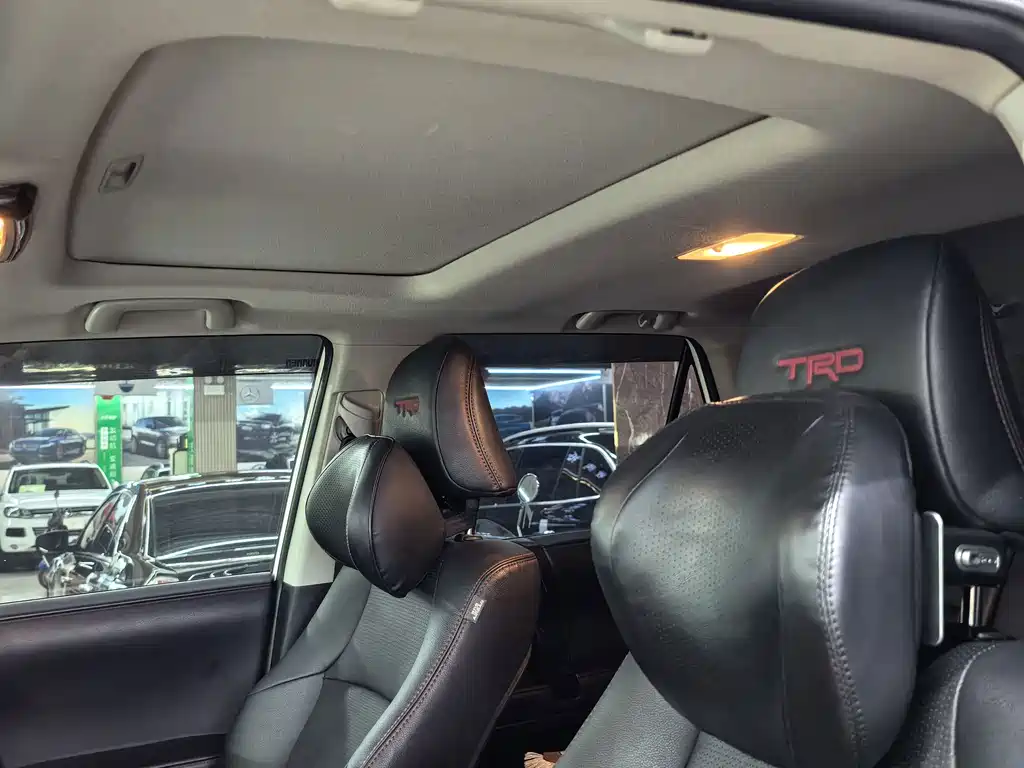 Toyota 4Runner — миниатюра 17
