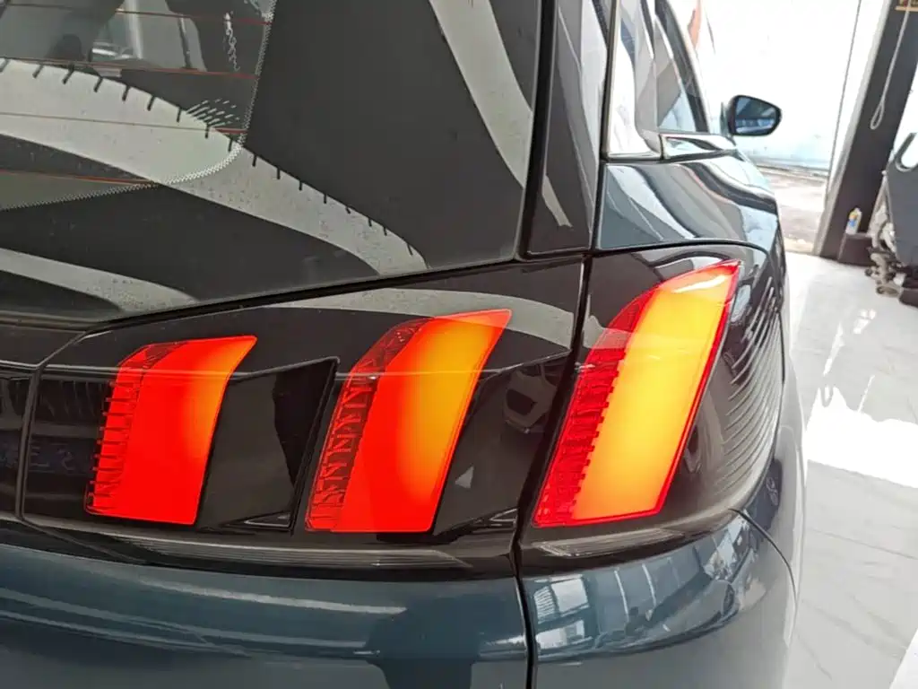 Peugeot 5008 — миниатюра 8