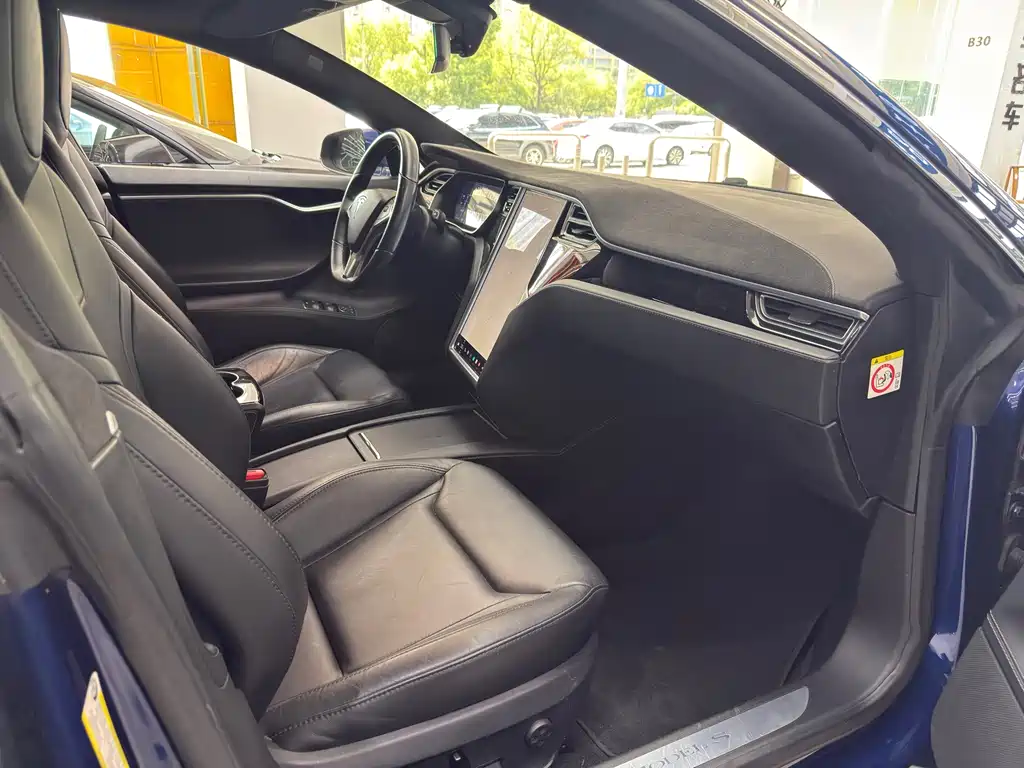 Tesla Model S — миниатюра 11
