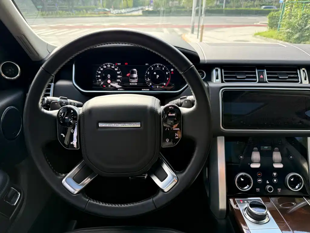 Land Rover Range Rover — миниатюра 20