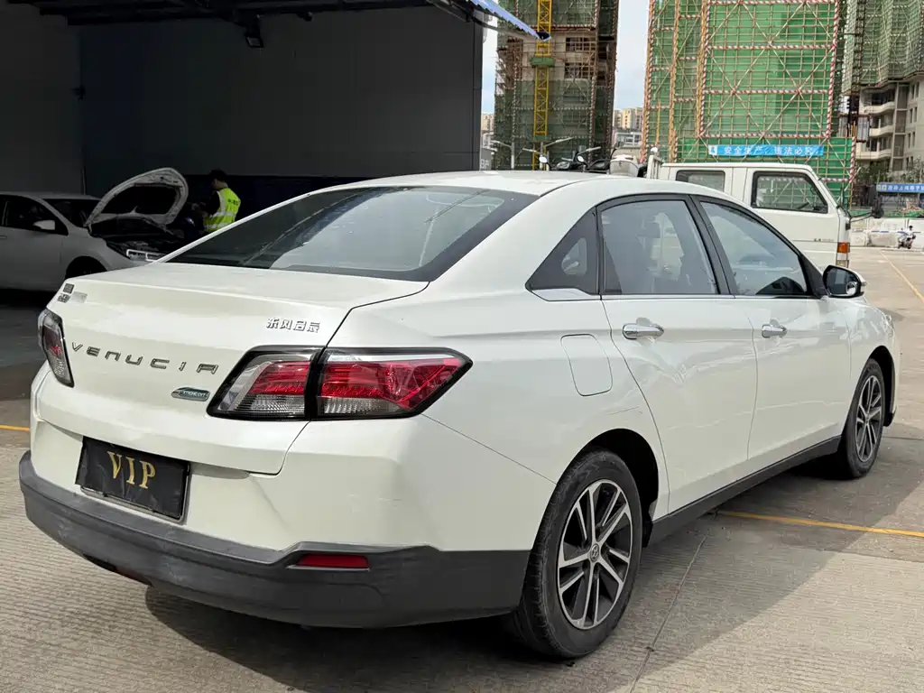 Venucia D60 — миниатюра 6
