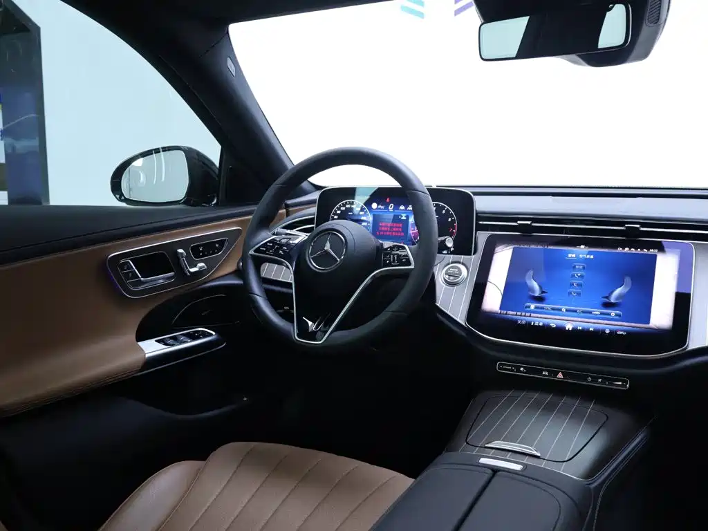 Mercedes-Benz E-Class — миниатюра 14
