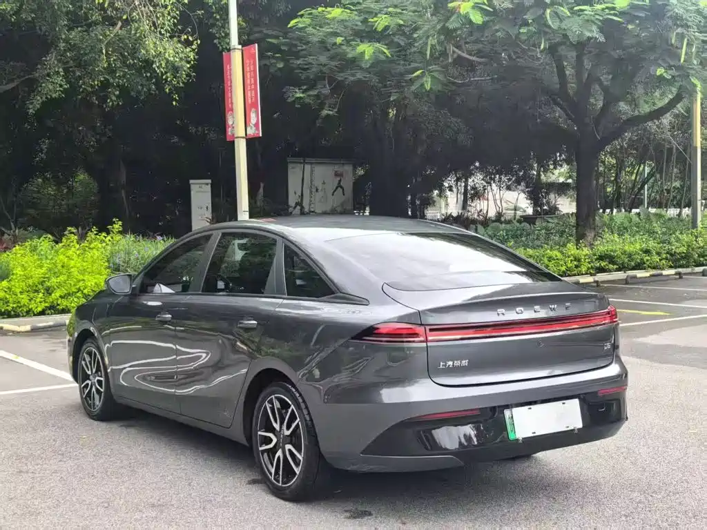 Roewe Young Wai D6 — миниатюра 5