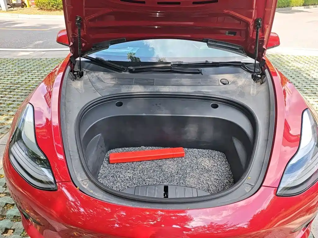 Tesla Model 3 — миниатюра 16