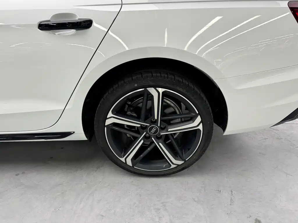 Audi A4L — миниатюра 14