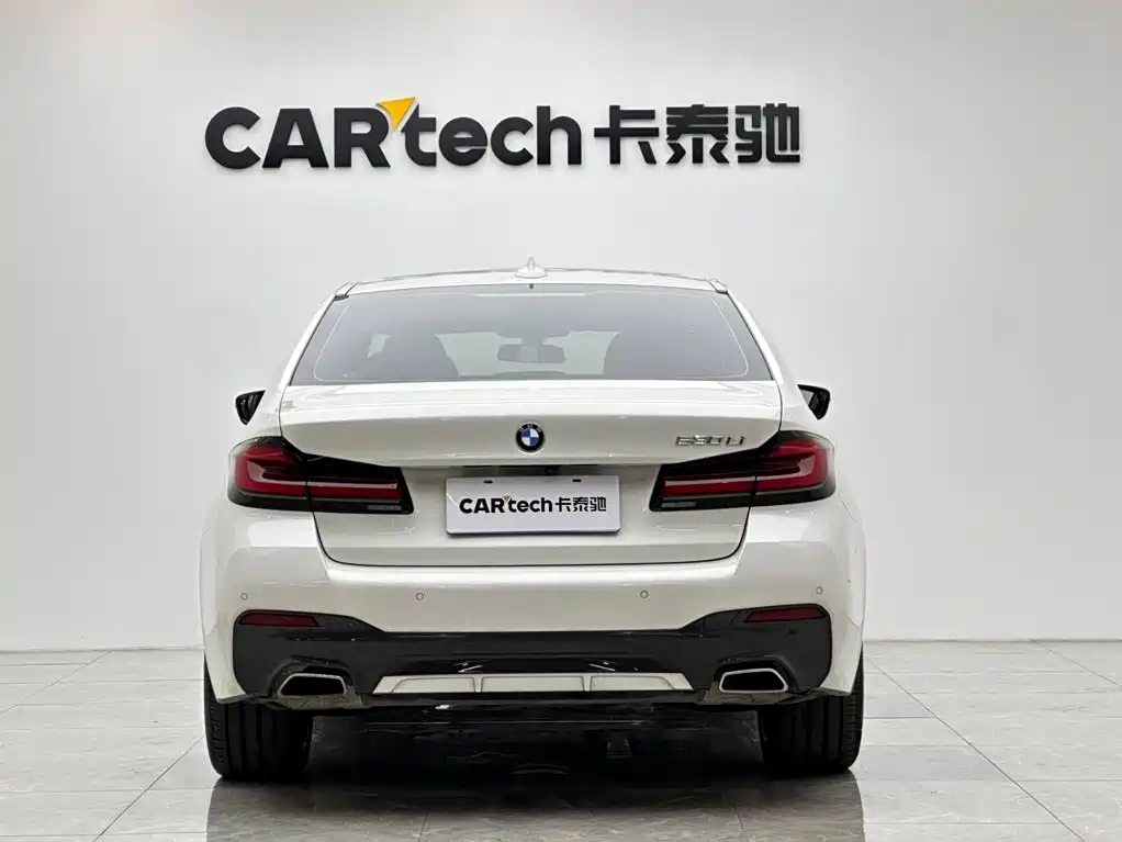 BMW 5 Series — миниатюра 4