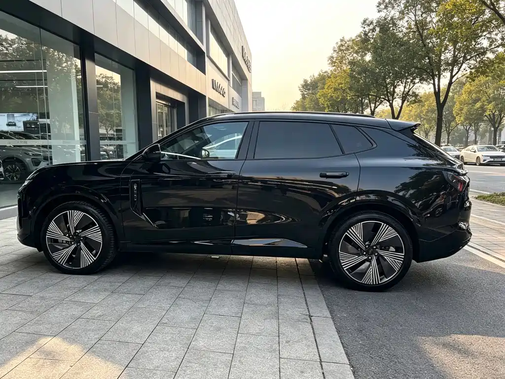 Lynk & Co 08 EM-P — миниатюра 5