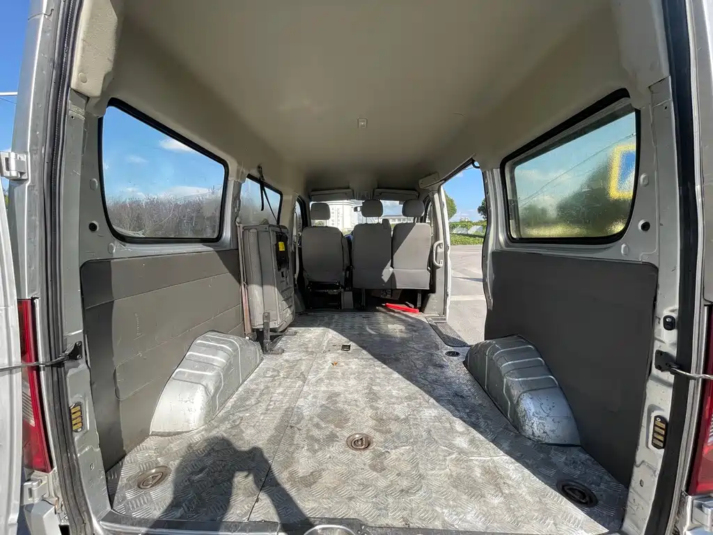 MAXUS V80 — миниатюра 8
