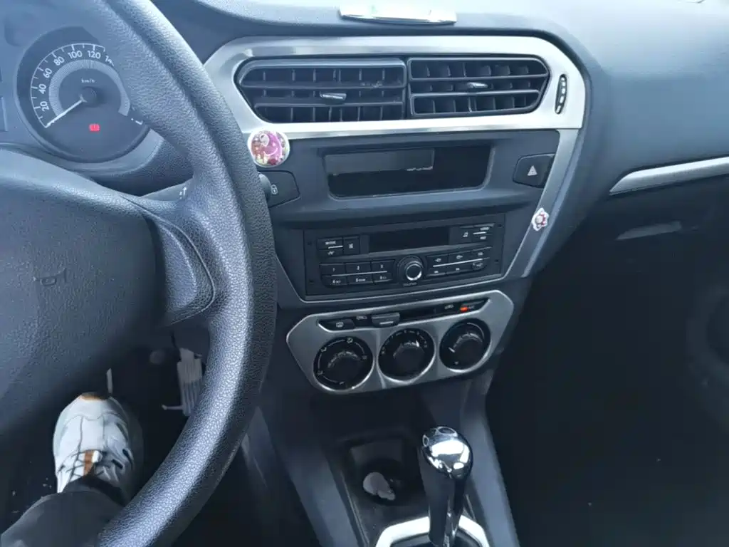 Peugeot 301 — миниатюра 13