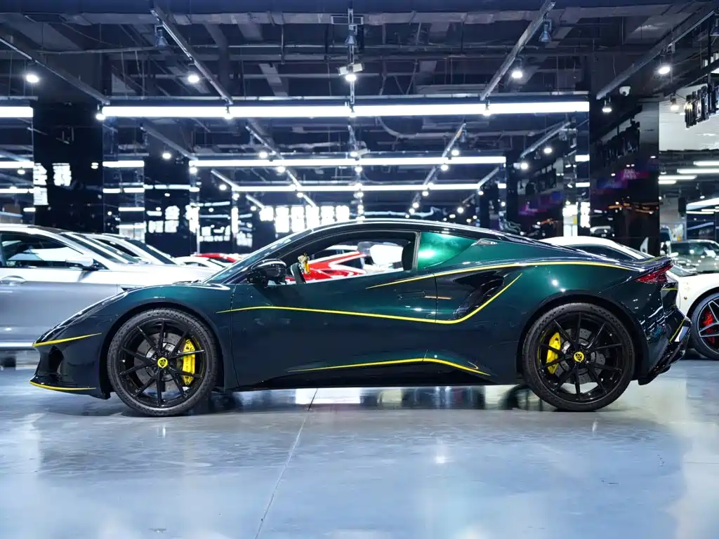 Lotus Emira — миниатюра 3