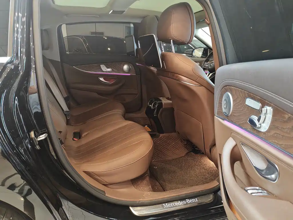 Mercedes-Benz E-Class — миниатюра 15
