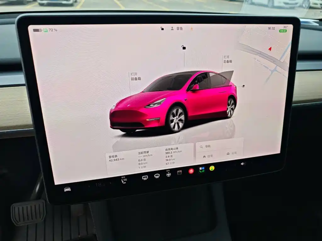 Tesla Model Y — миниатюра 12