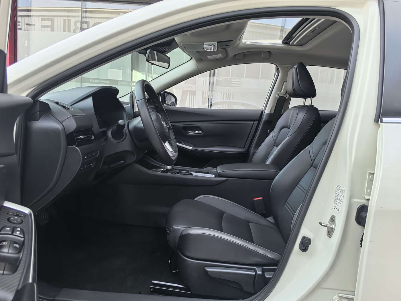 Nissan Sylphy 1.6 л 2022 г. Белый, пробег 36000 км
