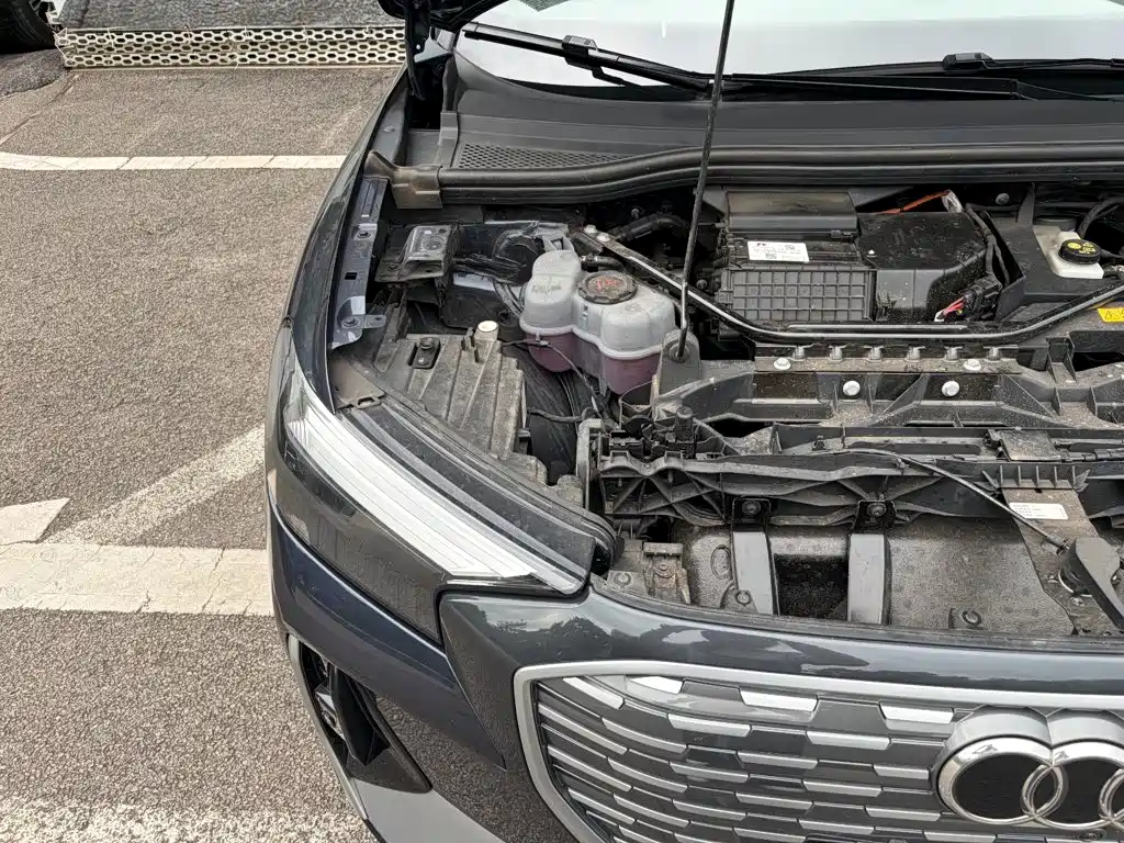 Audi Q4 e-tron — миниатюра 7