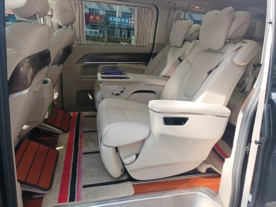 Mercedes-Benz V-Class — миниатюра 11