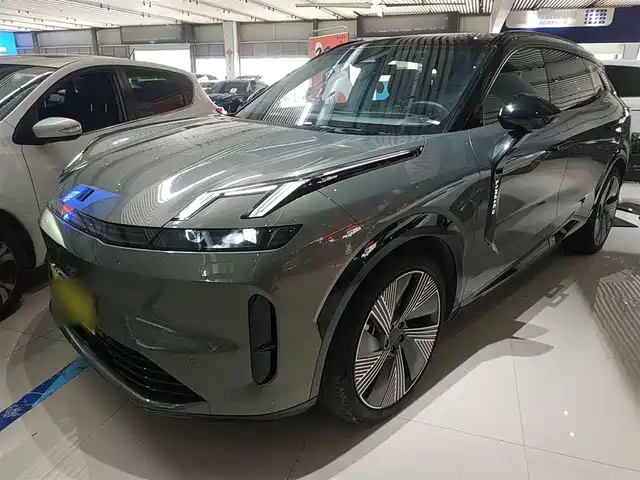 LYNK & CO. 08 EM P 2023