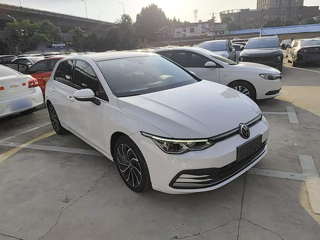 Volkswagen Golf 1.4 л 2021 г. Белый, пробег 48000 км