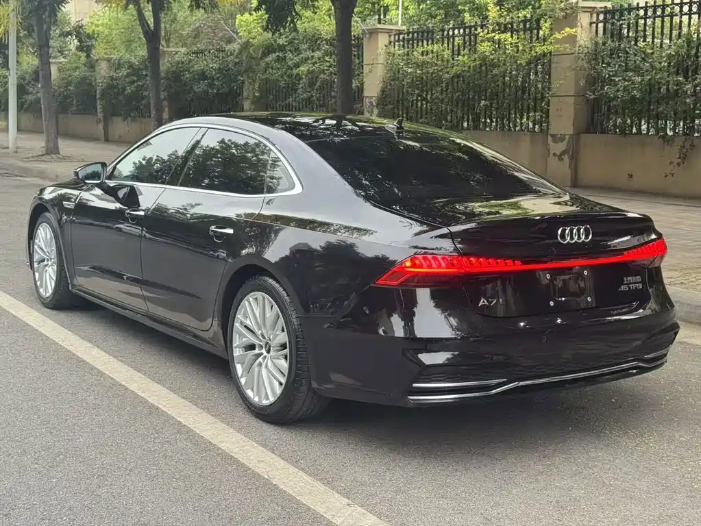Audi A7L — миниатюра 6