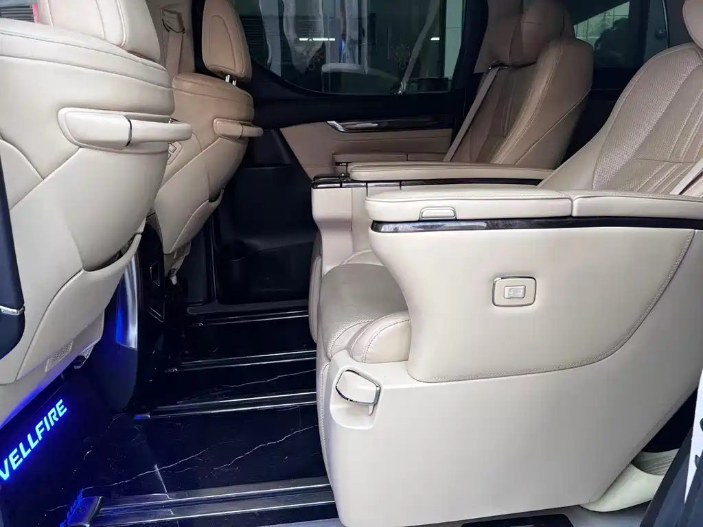 Toyota Vellfire — миниатюра 4