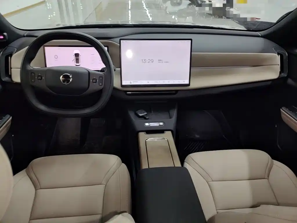 Volvo гибрид Volvo XC70 plug-in — миниатюра 10