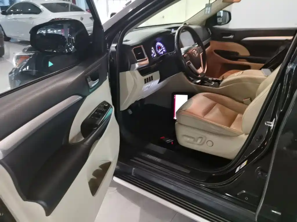 Toyota Highlander — миниатюра 16