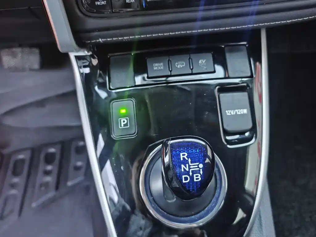 TOYOTA COROLLA DUAL ENGINE E+