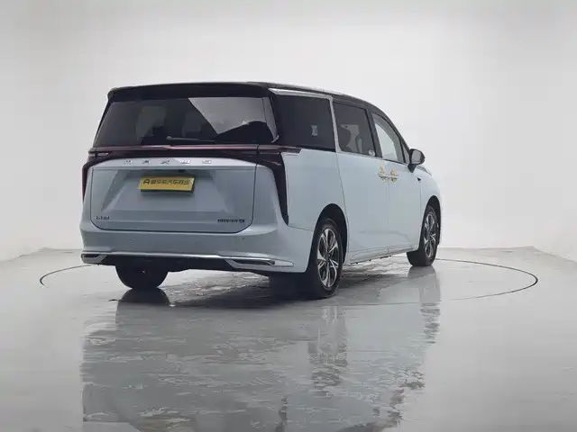 SAIC MAXUS EVERYONE 9