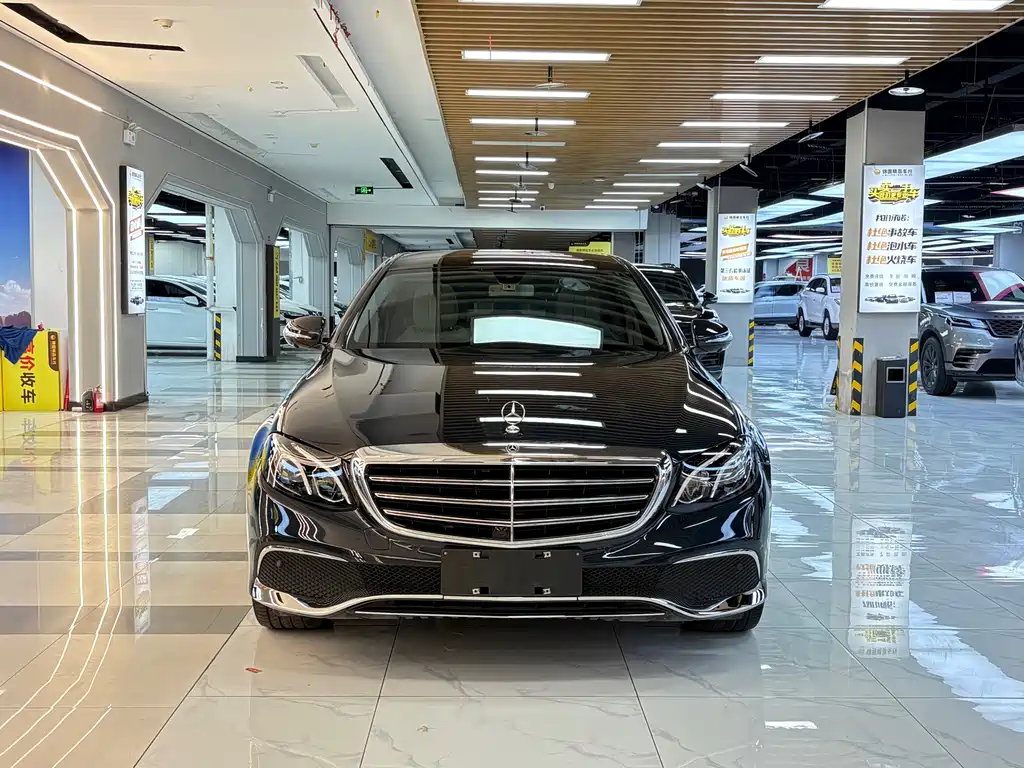 Mercedes-Benz E-Class — миниатюра 8