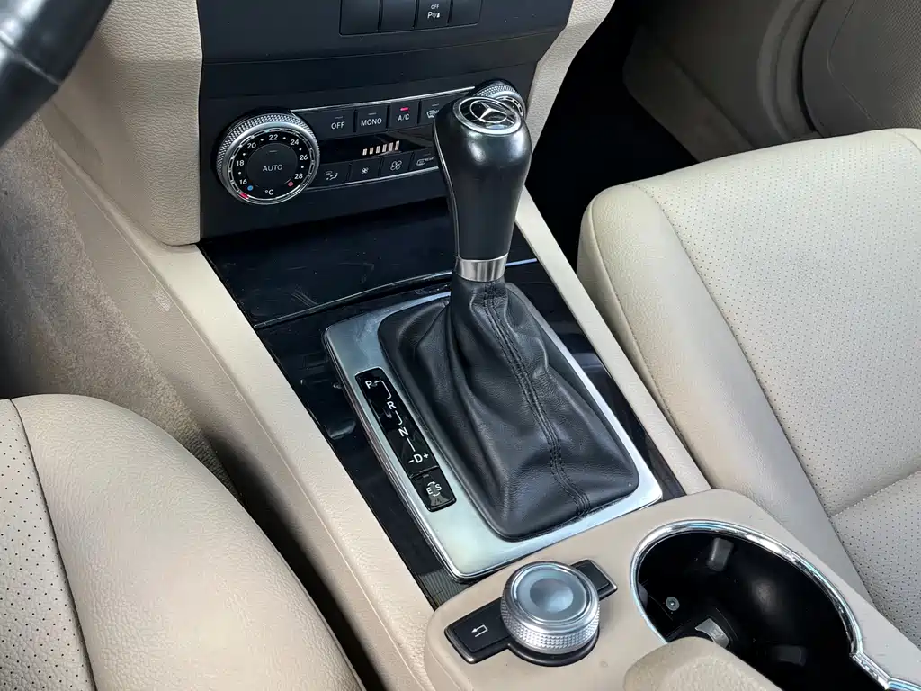 Mercedes-Benz GLK-Class (Import) — миниатюра 15