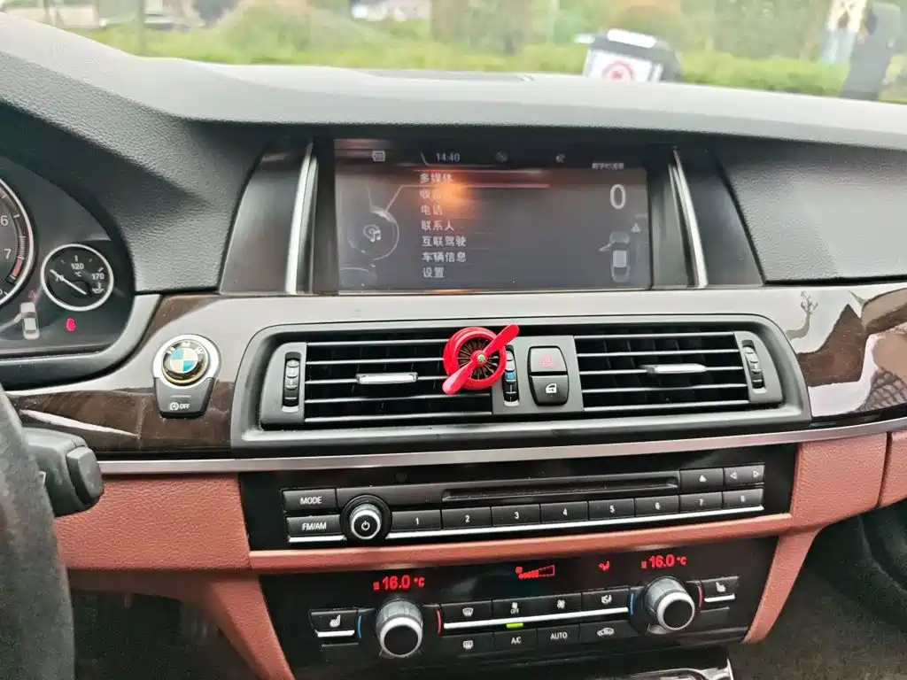 BMW 5 Series — миниатюра 9