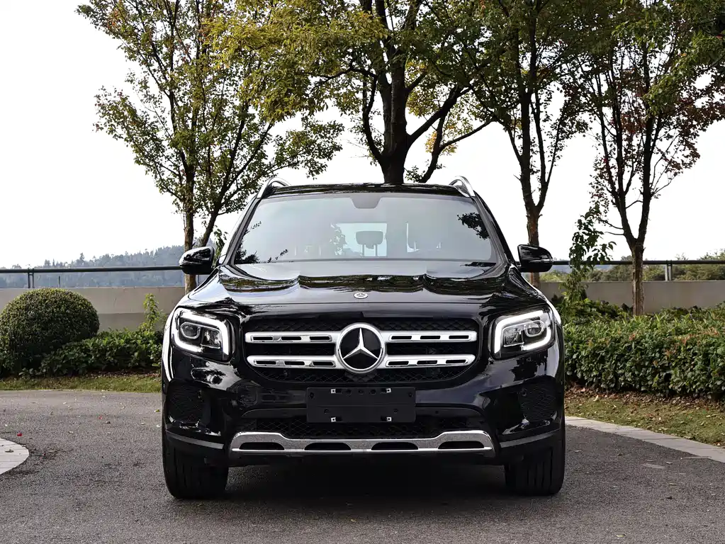 MERCEDES-BENZ GLB