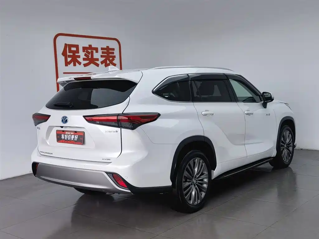 Toyota Highlander 2022 2.5L Luxury 7 мест
