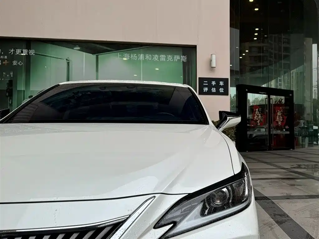 LEXUS ES