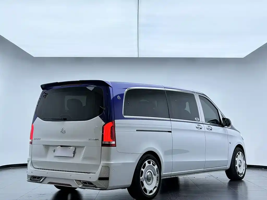 Mercedes-Benz Vito 2021 2.0T Elite 7 мест