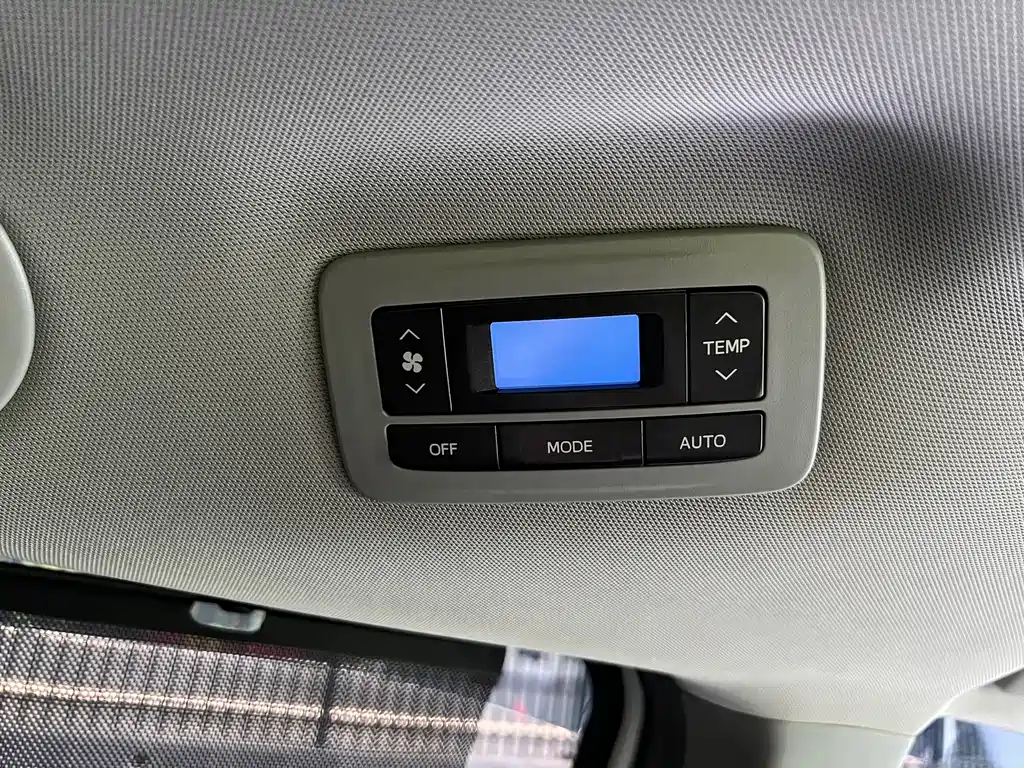 Toyota Sienna 3.5L 2WD LE, фото 20