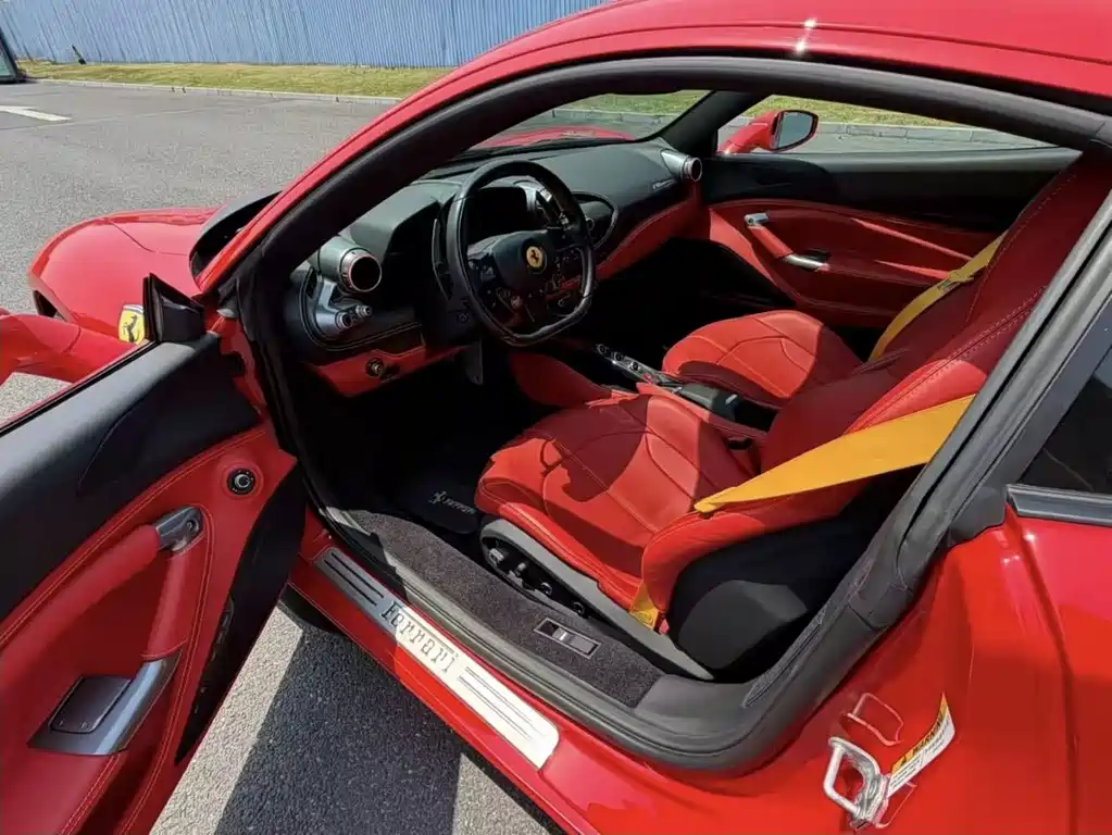 Ferrari F8 — миниатюра 3