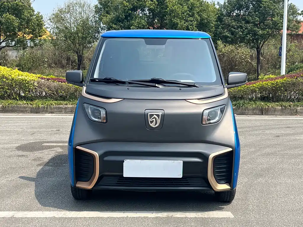 Baojun E200 - фото 2