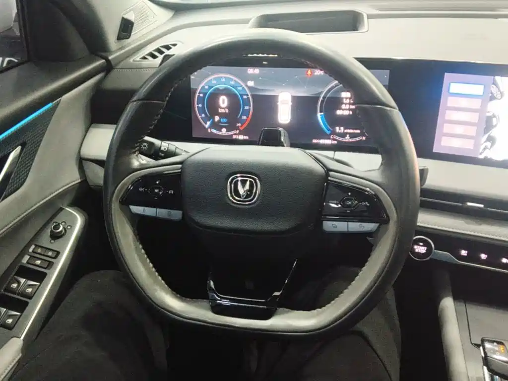 Changan CS75PLUS 2022 — фото 10