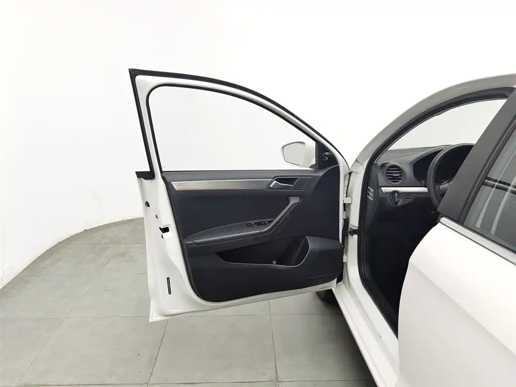 Volkswagen Jetta 2013 1.4L MT Fashion