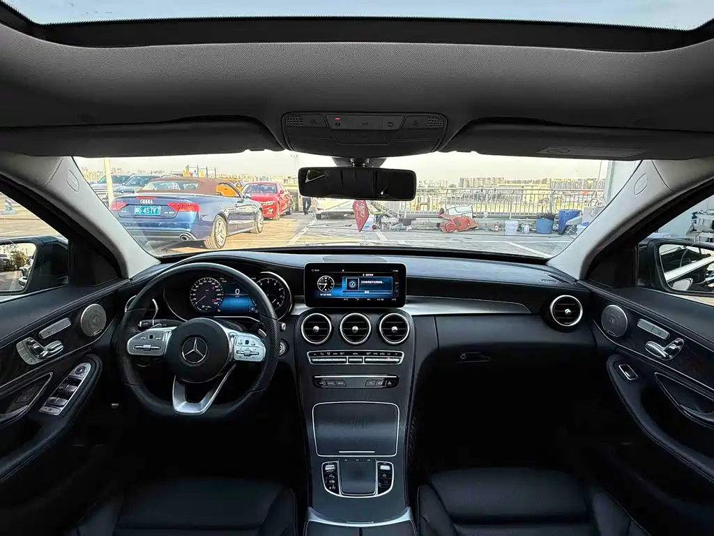 Mercedes-Benz C-Class — миниатюра 12