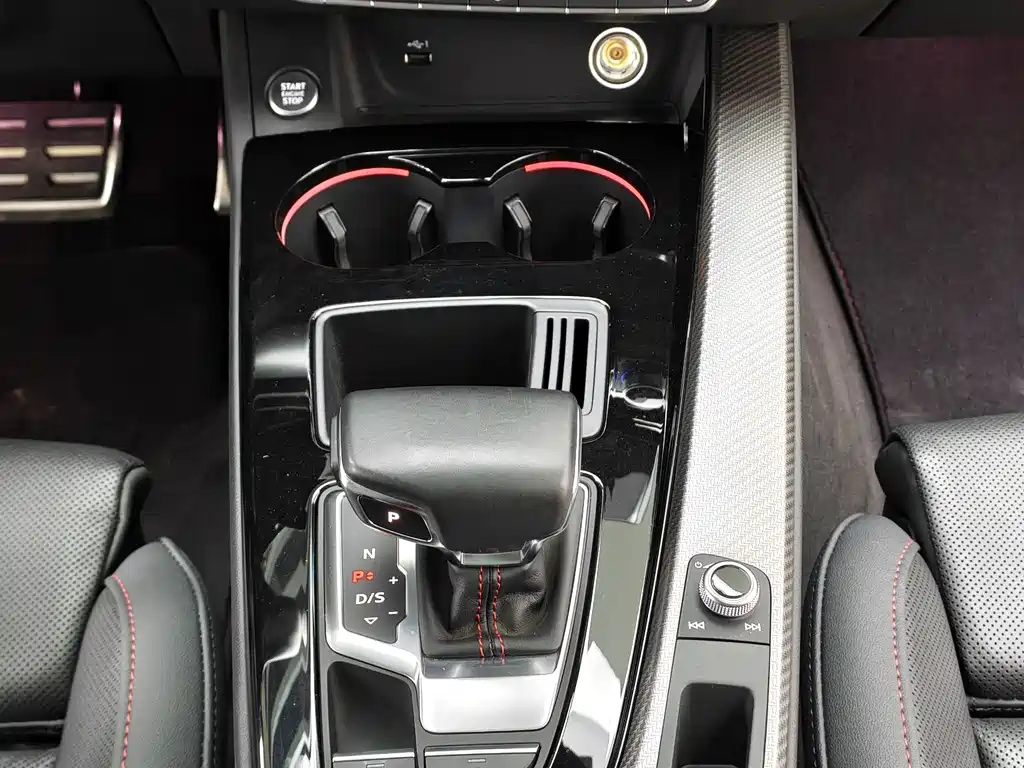 Audi A4L — миниатюра 14