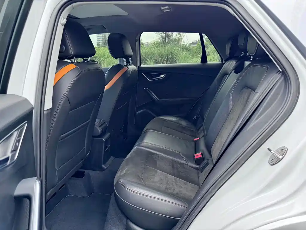 Audi Q2L e-tron — миниатюра 9