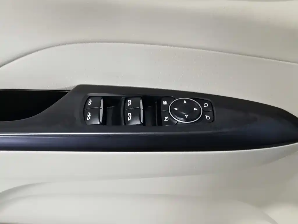 Buick GL8 — миниатюра 9
