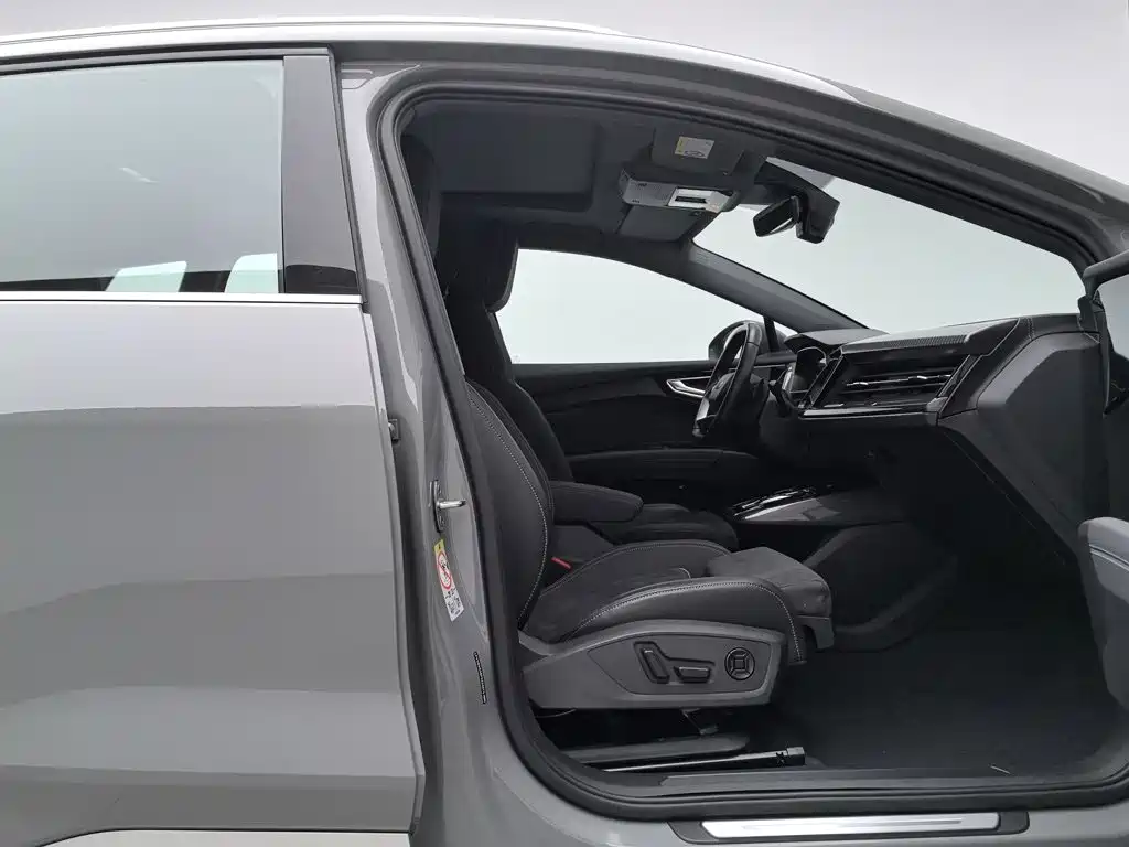 Audi Q4 e-tron — миниатюра 23