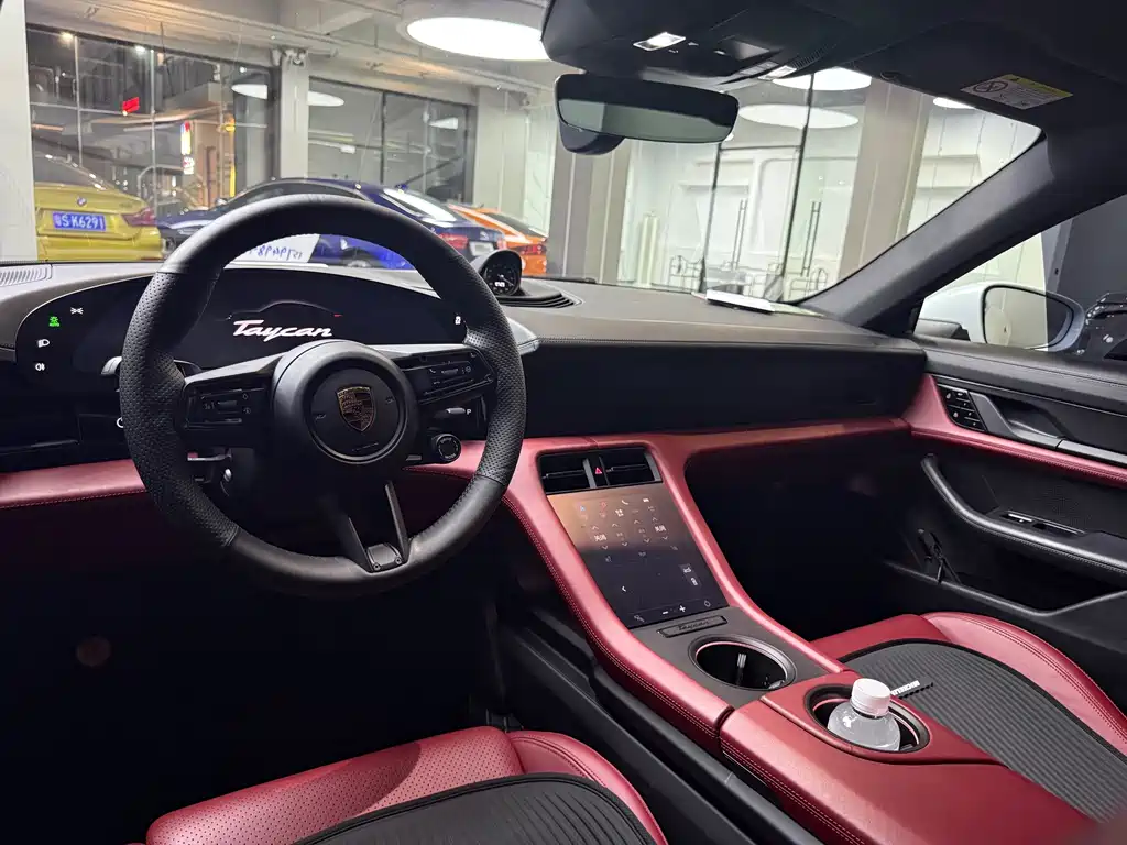 Porsche Taycan — миниатюра 16