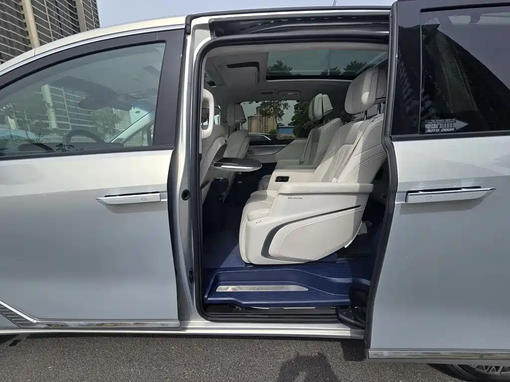 Buick GL8 2024 7 мест