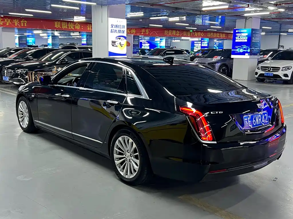 CADILLAC CT6