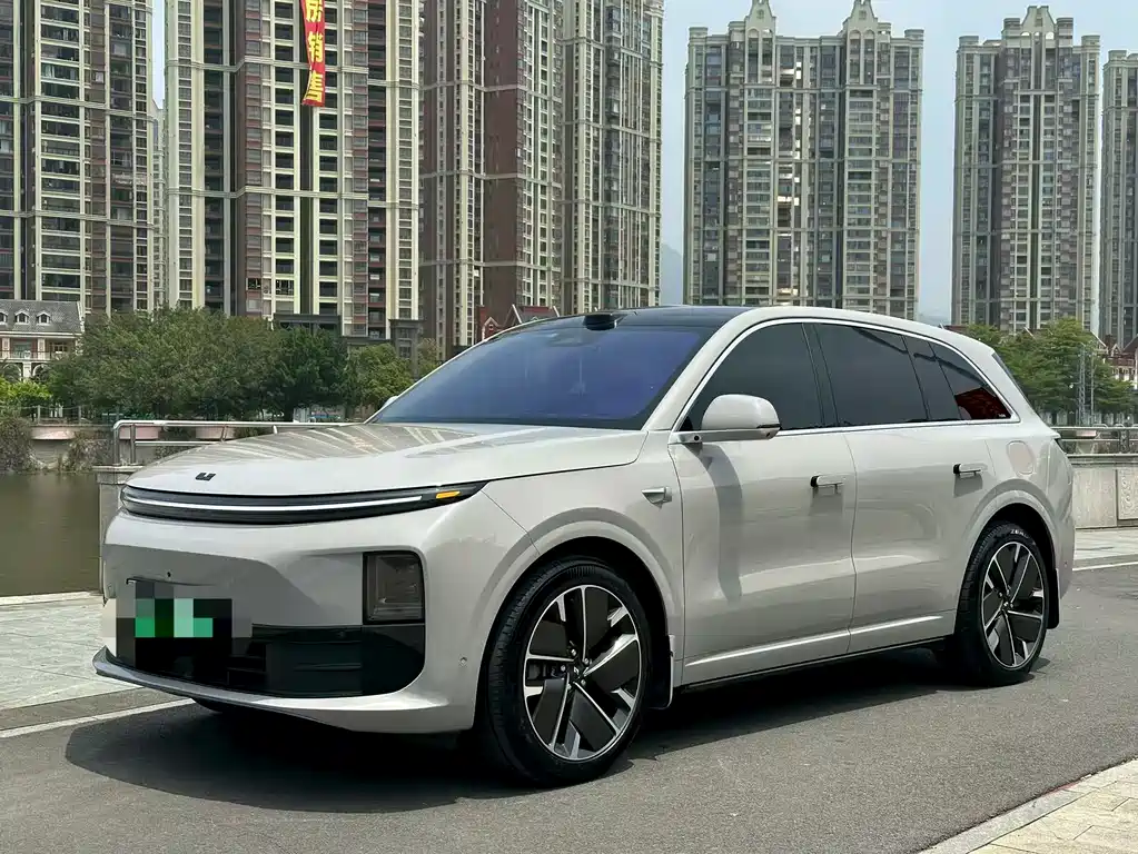 Li Auto Li L6 2025