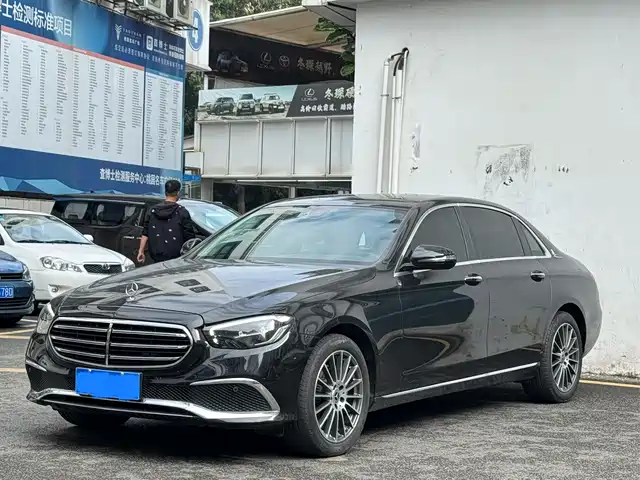 MERCEDES-BENZ E CLASS